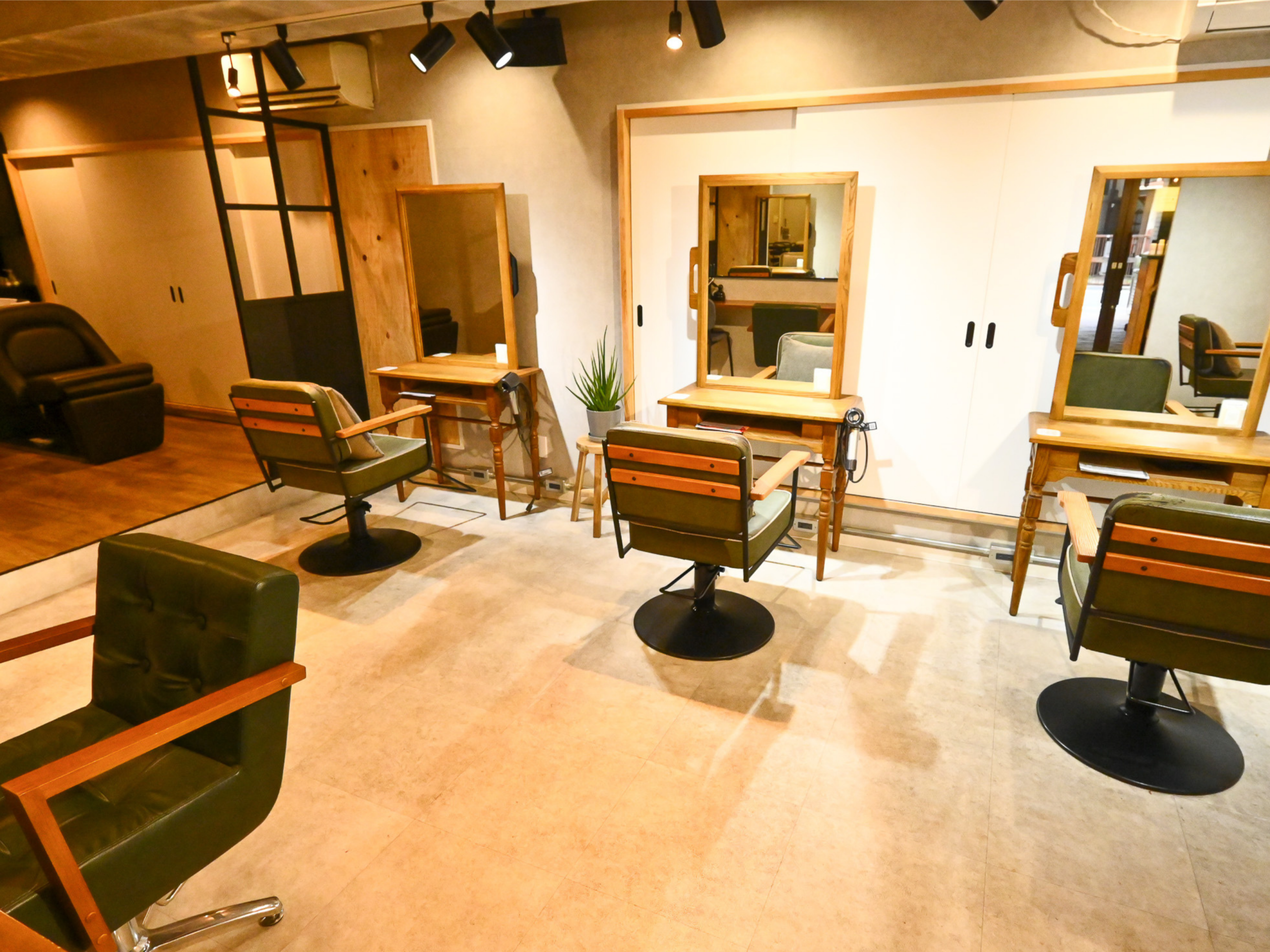 NEEMのヘアスタイル